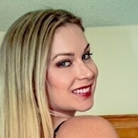 Nikki Baker Meztelen