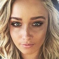 Nikki Mitchell Meztelen