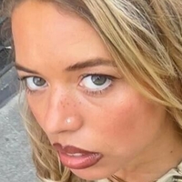 Nilufer Yanya Meztelen