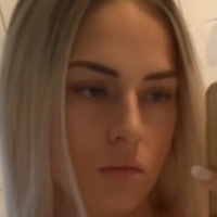 Nina Amlang Meztelen
