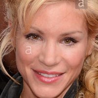 Nina-Friederike Gnädig Meztelen