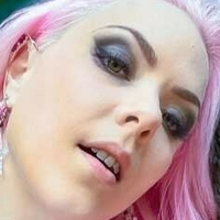 Nina Rei Meztelen