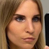 ninathoe Meztelen