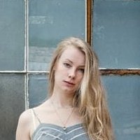 Nora Quest Meztelen