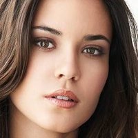 Odette Yustman Meztelen
