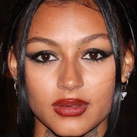 Ogee Meztelen