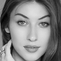 o.lyalya Meztelen