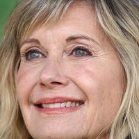 Olivia Newton John Meztelen