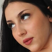 Olivia Rio Meztelen