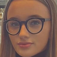 Olivia Robertson Meztelen