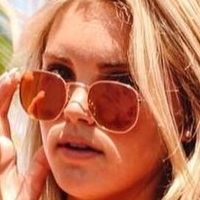 Paige Mackenzie Meztelen