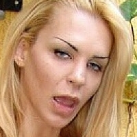 pamelaalves Meztelen