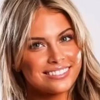 Paris Mikinski Meztelen
