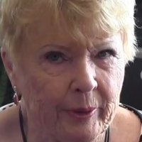 Pat Priest Meztelen