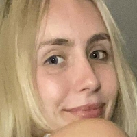 petitelux Meztelen