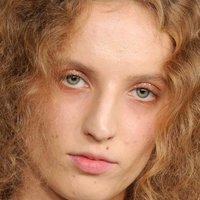 Petra Collins Meztelen