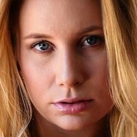 Phoebe Crnich Meztelen