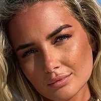 Phoebe Isobel Meztelen