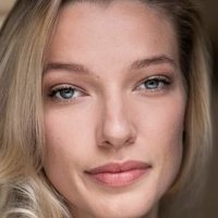 Phoebe McKellar Meztelen