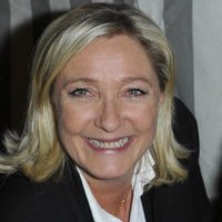 Pierette Le Pen Meztelen