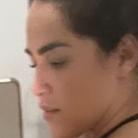 Pillar Costa Meztelen