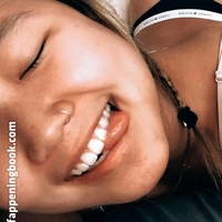 Playboyabi Meztelen