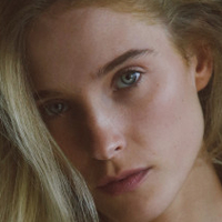 Polina Logvin Meztelen