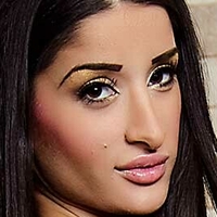 Preeti Y Meztelen