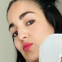 Queen Julia Meztelen