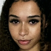 Queen Qiana Meztelen