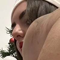 Queenaria_ Meztelen