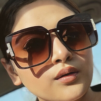 Rashu Dobriyal Meztelen