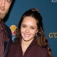 Rebecca Breeds Meztelen