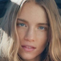 Rebecca Leigh Longendyke Meztelen