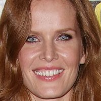 Rebecca Mader Meztelen