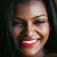 Regina Thoolasha Meztelen