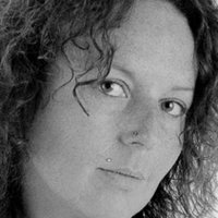 Regine Doreen Meztelen