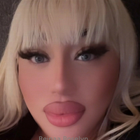 reinaaroselyn Meztelen