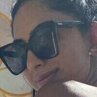 Resh Meztelen