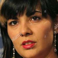 Reyhan Sahin Meztelen