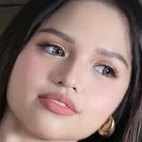 Rhea Revealed Meztelen