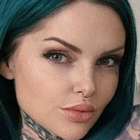 Riae Meztelen