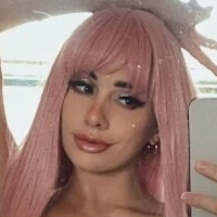 Riley Meztelen