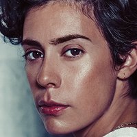 Roberta Colindrez Meztelen