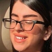 Romi Meztelen