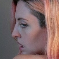 Ryanne Meztelen