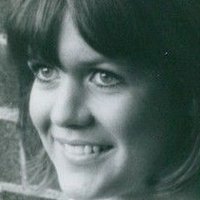 Sally Geeson Meztelen