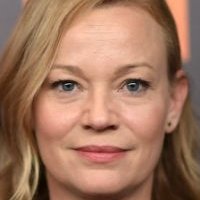 Samantha Mathis Meztelen
