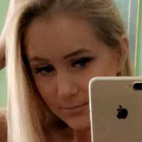 Sara D Meztelen