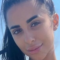 Sara Famurri Meztelen